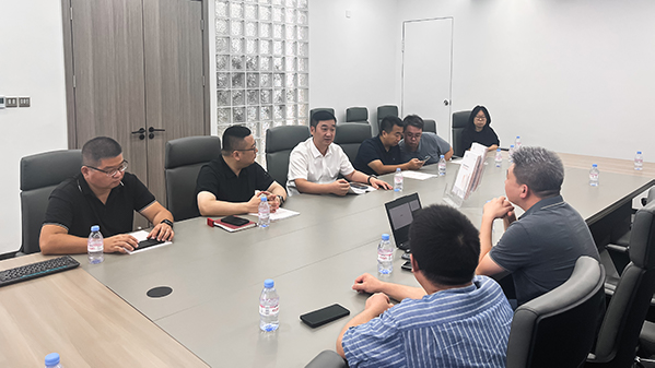 西咸新区沣东新城管委会领导一行莅临光衡光电考察指导(2) da853f89ab380ecfc84d4d1e2d13fae.jpg